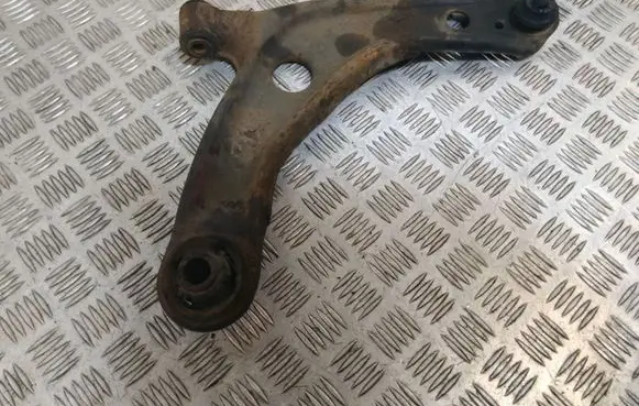 Toyota Yaris Front lower control arm/wishbone