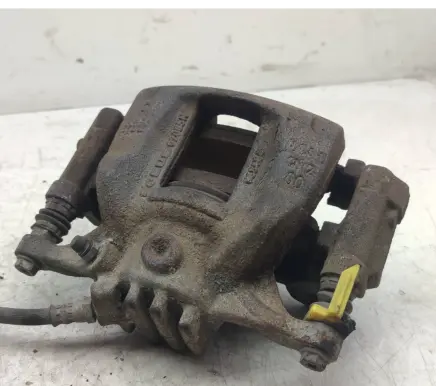 Renault Trafic III (X82) Rear brake caliper 67323700