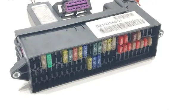 Volkswagen Tiguan Fuse box set 0815234551
