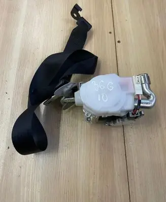 Lexus RX 450H Front seatbelt 7R3850P