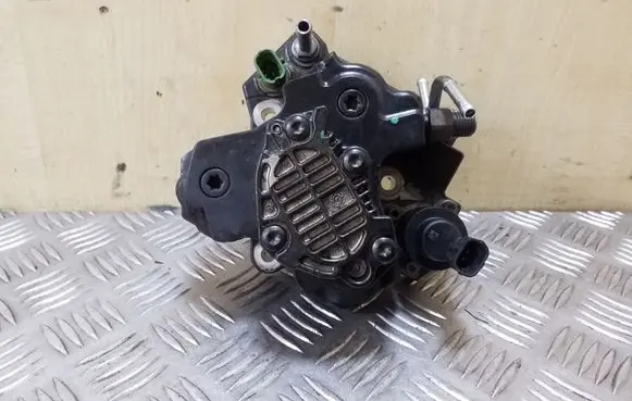Toyota Auris E180 Fuel injection high pressure pump 0445010392 221000W020