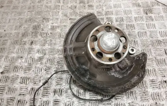 Mercedes-Benz B W246 W242 Front wheel hub