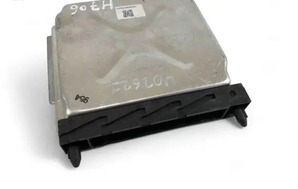 Volvo V70 Engine control unit/module ECU 30684877A