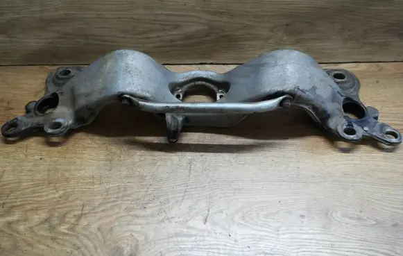 Audi A4 S4 B6 8E 8H Gearbox mounting bracket 8E0399263R 263R