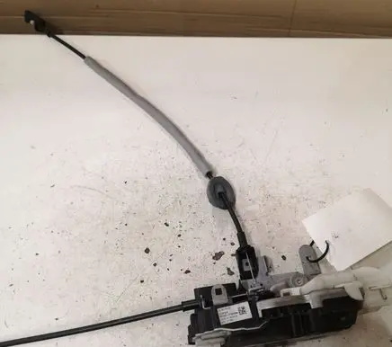 Volvo V40 Front door lock 31391825