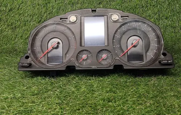 Volkswagen PASSAT B6 Speedometer (instrument cluster) A2C53145550