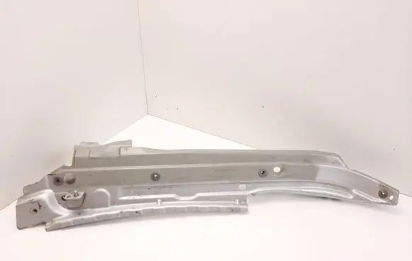 Audi Q7 4L Fender mounting bracket 4L0805176A