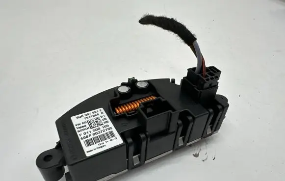 Audi A3 S3 8V Heater blower fan relay 5Q0907521E