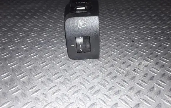 Hyundai Tucson JM Headlight level height control switch 936702E000