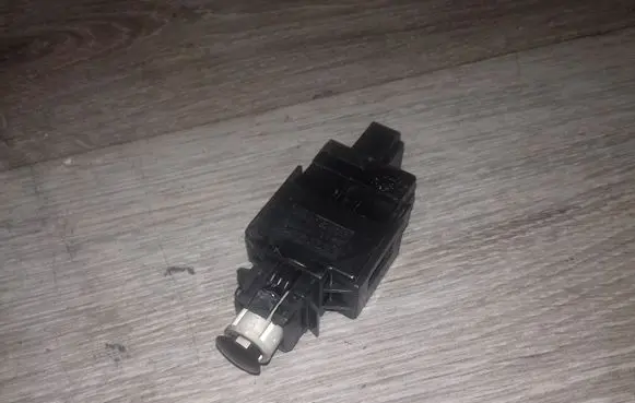 Volvo V70 Brake pedal sensor switch 8622064