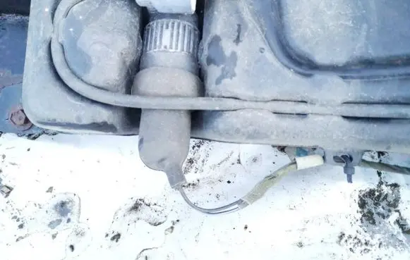 Opel Omega B1 Windscreen/windshield washer pump ft0023935