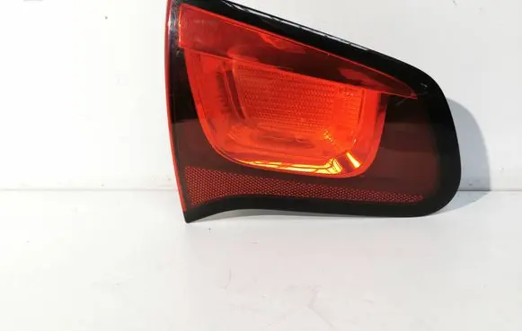 Tailgate rear/tail lights
