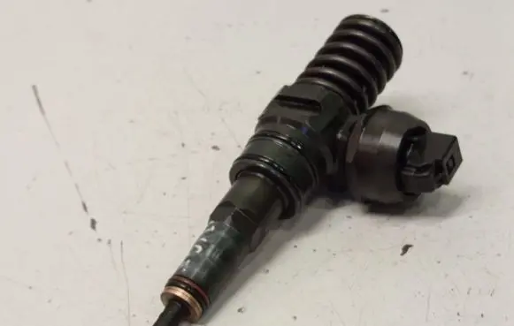 Seat Ibiza III (6L) Fuel injector 045130073T