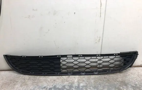 Renault Twingo II Front bumper lower grill 622547230R-BILI 622547230R