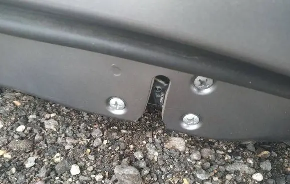 Nissan Note (E12) Front door lock