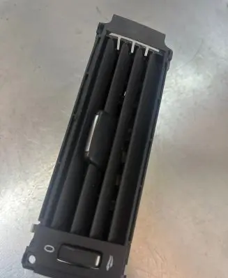 Volvo V70 Dash center air vent grill 30755179 30643314