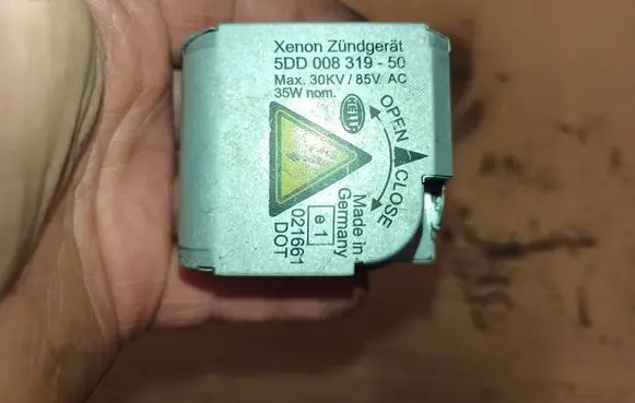 Renault Espace - Grand espace IV Headlight ballast module Xenon 5DD008319