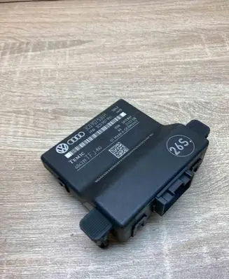 Volkswagen PASSAT B6 Gateway control module 3C0907530H 3C0907951
