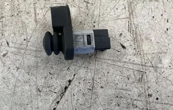 Nissan Navara D22 Front door sensor coupe 