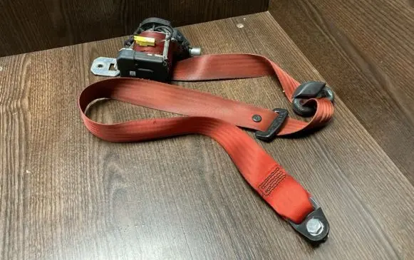 Iveco Daily 4th gen Front seatbelt 34139658A 3301728CA1