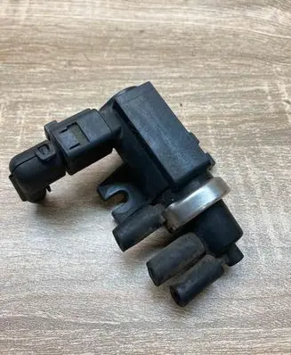 Volkswagen Touareg I Turbo solenoid valve 1J0906627C 72290303 WithPlug