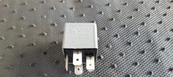 Audi A6 S6 C5 4B Other relay 1J0906381 V23134-B63-X383