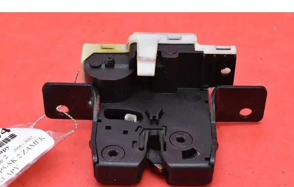 Renault Megane II Tailgate/trunk/boot lock/catch/latch 8200253851C