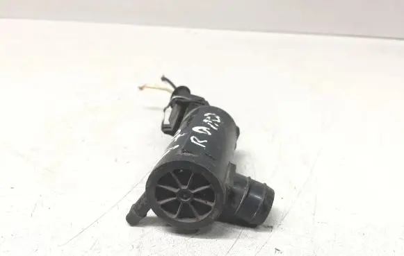 Volvo V70 Windscreen/windshield washer pump