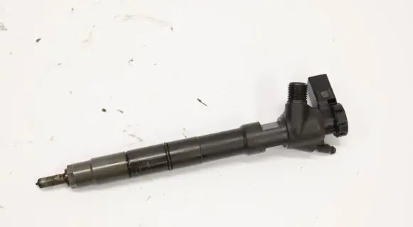 Skoda Fabia Mk3 (NJ) Fuel injector 04B130277N