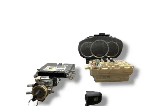 Mitsubishi L200 Engine ECU kit and lock set 1860B346 8100B333 G8C541M