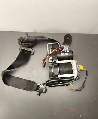 BMW X6 F16 Front seatbelt 628641500 0589P1000250 7384674