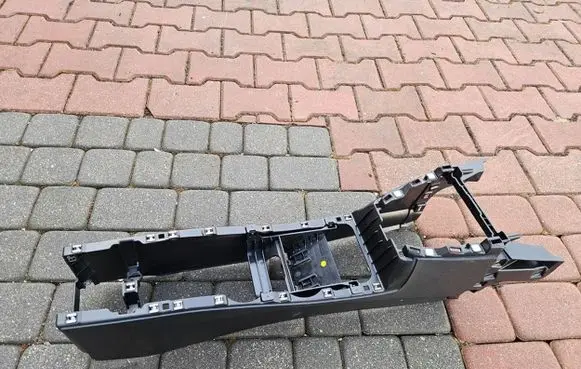 Opel Corsa F Armrest 9831866180