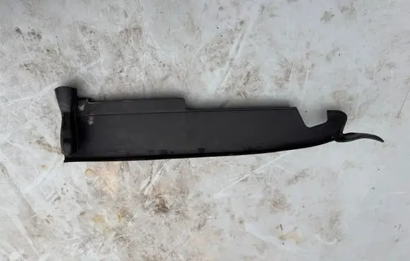 Audi A3 S3 8V Fender end trim 8V0821169D