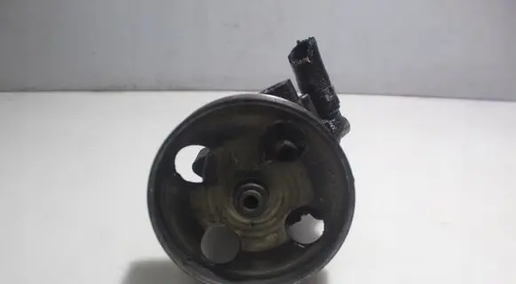 Peugeot 607 Power steering pump 