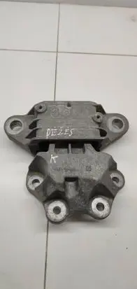Ford Focus Gearbox mounting bracket AIS9Cu3Fe