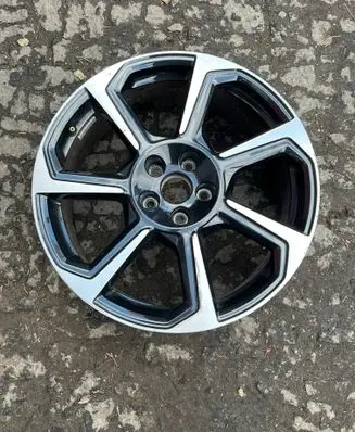 Audi Q3 F3 R19 alloy rim 83A601025D