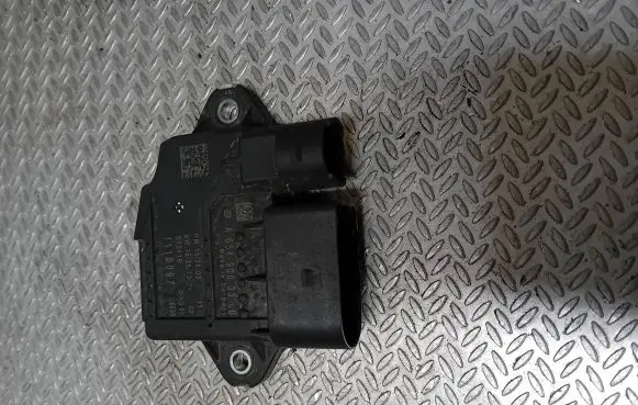 Mercedes-Benz A W177 Glow plug pre-heat relay A6549003300 070419 1110067