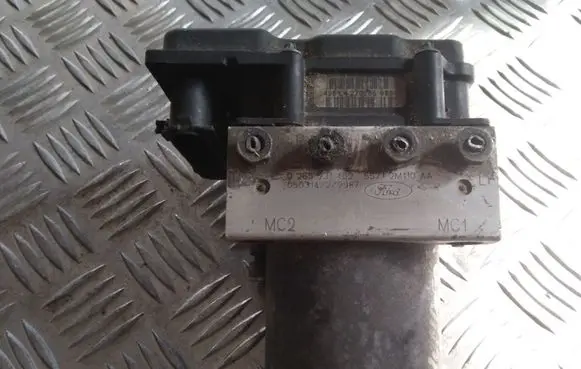 Ford Mondeo Mk III ABS Pump 0265231462 5S712M110AA 0265800381