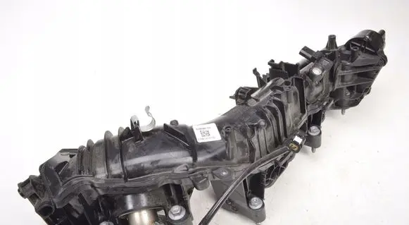 BMW 1 F40 Intake manifold 8596905 8570791