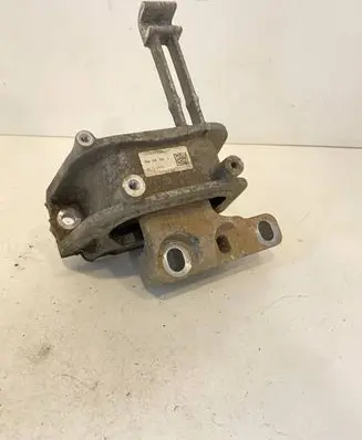 Skoda Superb B8 (3V) Engine mount bracket 3Q0199262J