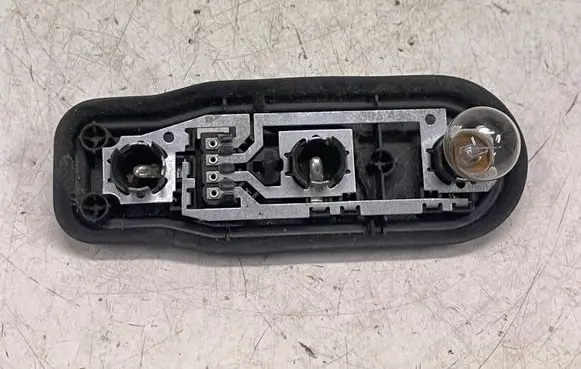 BMW 5 E39 Tail light bulb cover holder 8371324