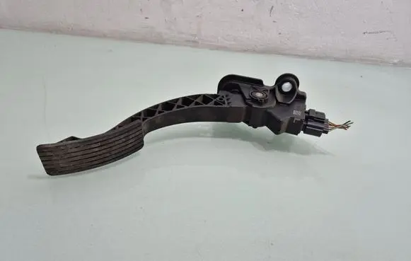 Mitsubishi Outlander Accelerator throttle pedal 1600A102