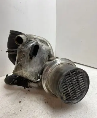 Skoda Superb B8 (3V) EGR valve cooler 04L131512D
