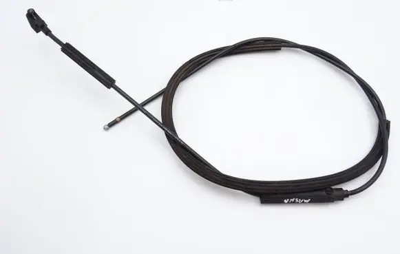 Volkswagen Golf Plus Engine bonnet/hood lock release cable 5M1823531A 5M0823535