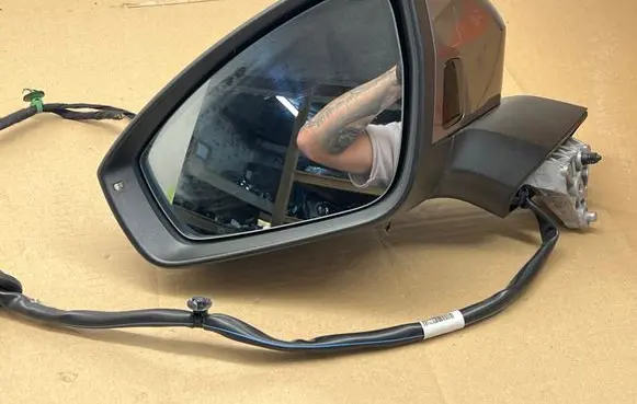 Volkswagen ID.3 Front door electric wing mirror 0411998