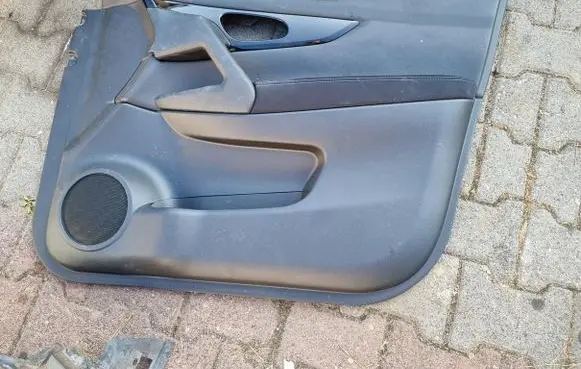 Nissan Qashqai Front door card panel trim 1111111111111