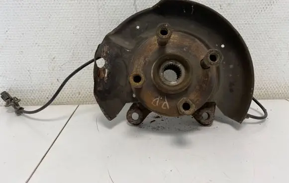 Toyota Yaris Front wheel hub spindle knuckle