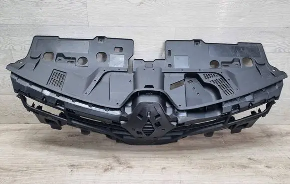 Renault Clio IV Front bumper upper radiator grill 622563184R