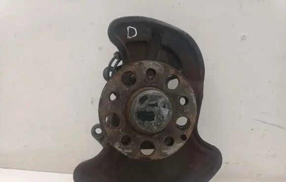 Mercedes-Benz C W204 Front wheel hub A2044202644