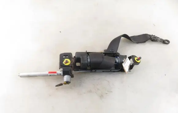 Volvo V50 Front seatbelt 3039403428